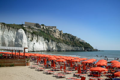 vista sul lido di spiaggia dorata dell'Hotel